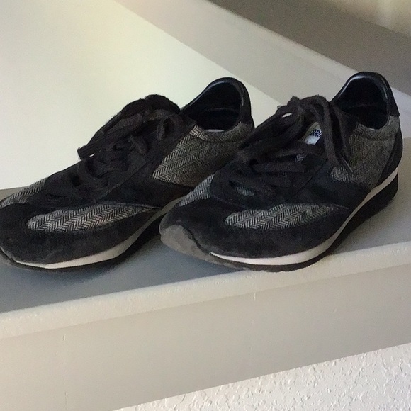 Brooks Womens Vanguard Sneakers Black Tweed - Picture 2 of 6